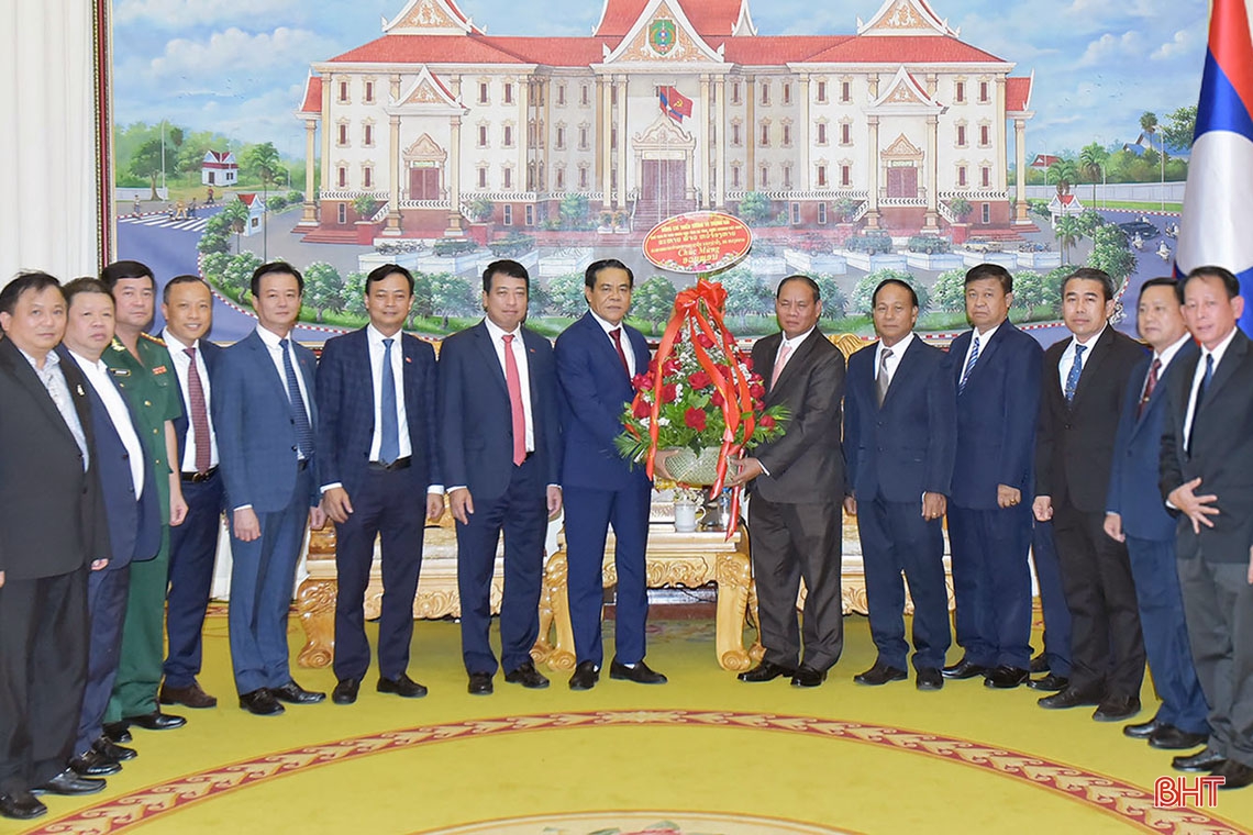 Đoàn công tác tỉnh Hà Tĩnh chào xã giao Phó Thủ tướng kiêm Bộ trưởng Bộ Công an nước CHDCND Lào