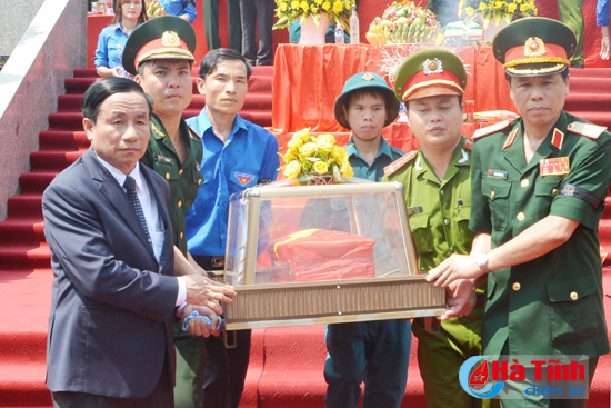Truy điệu, an táng 19 hài cốt liệt sỹ quân tình nguyện, chuyên gia Việt Nam hy sinh tại Lào
