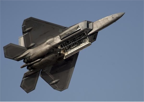 Mỹ đã đưa 4 máy bay chiến đấu tàng hình F-22 tới Hàn Quốc