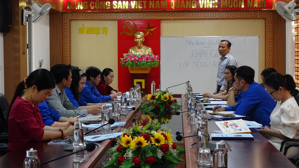 Chi đoàn Sở Ngoại vụ Hà Tĩnh khai giảng lớp giao tiếp tiếng Lào căn bản cho đoàn viên thanh niên