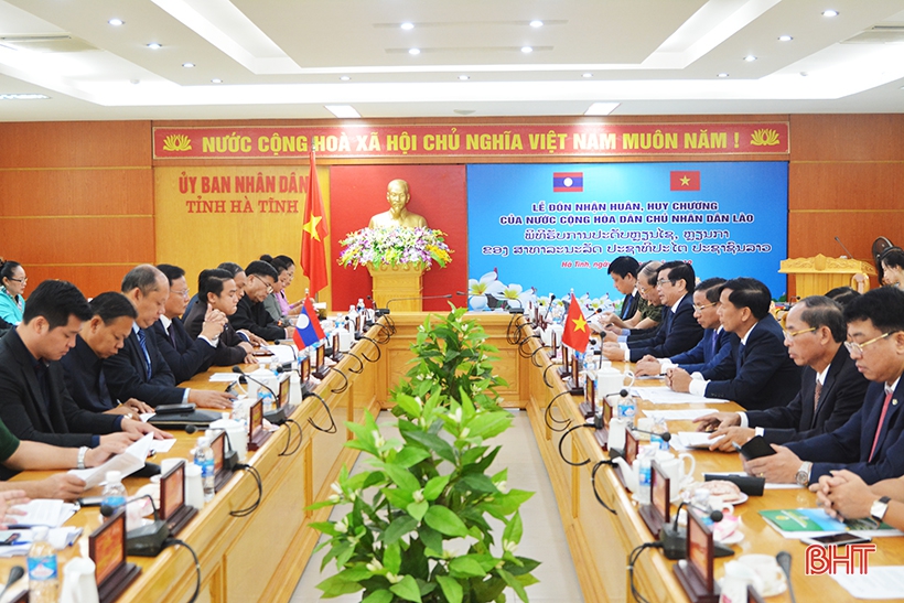 Hà Tĩnh đón nhận Huân chương Lao động hạng I của nước CHDCND Lào 