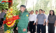 Phó Thủ tướng Chính phủ Vương Đình Huệ dâng hương tại Ngã ba Đồng Lộc