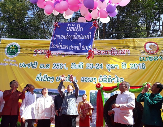 Hà Tĩnh tham dự Lễ hội đua thuyền truyền thống tại tỉnh Bolykhămxay