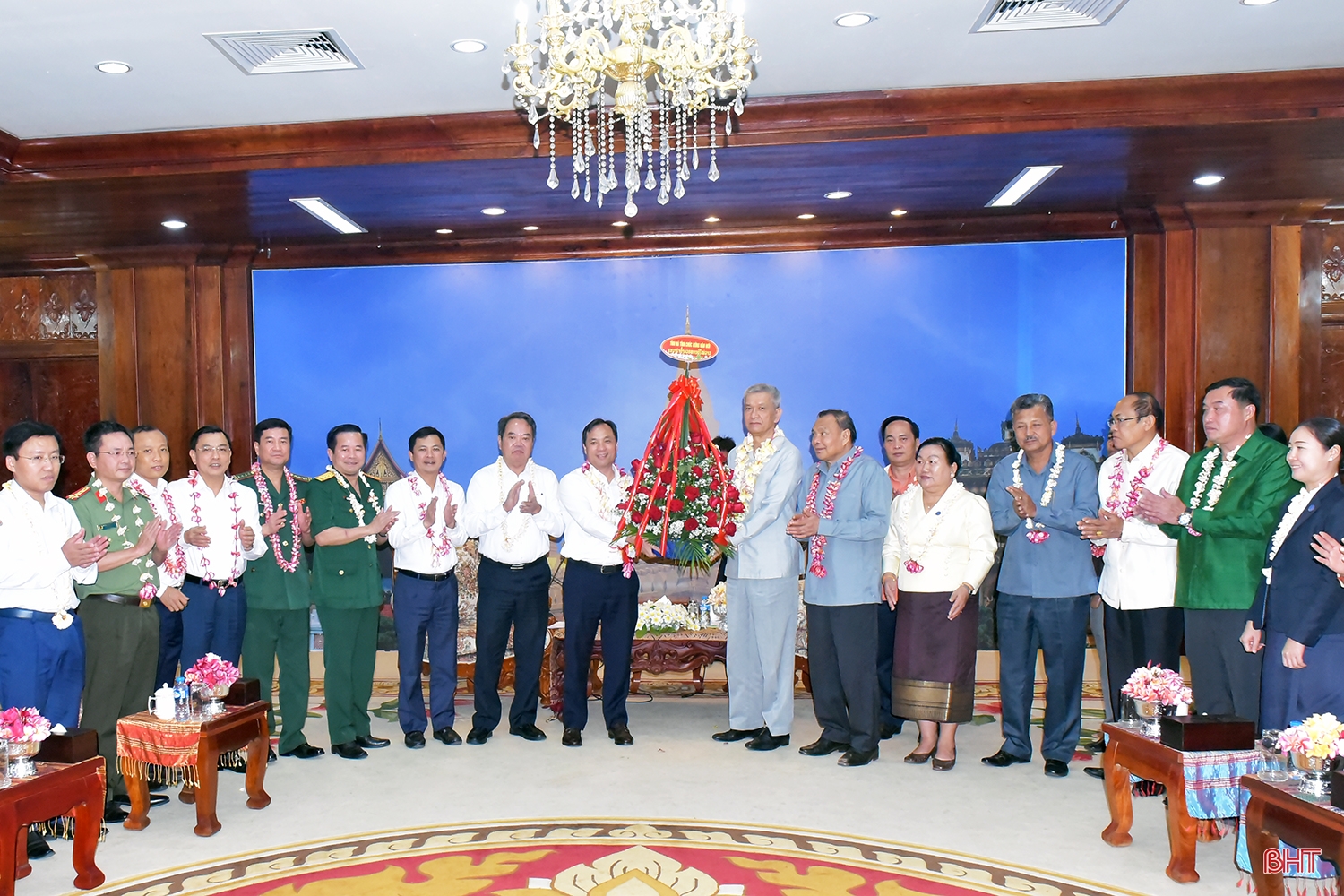 Lãnh đạo Hà Tĩnh chúc tết cổ truyền Bunpimay Thủ đô Viêng Chăn