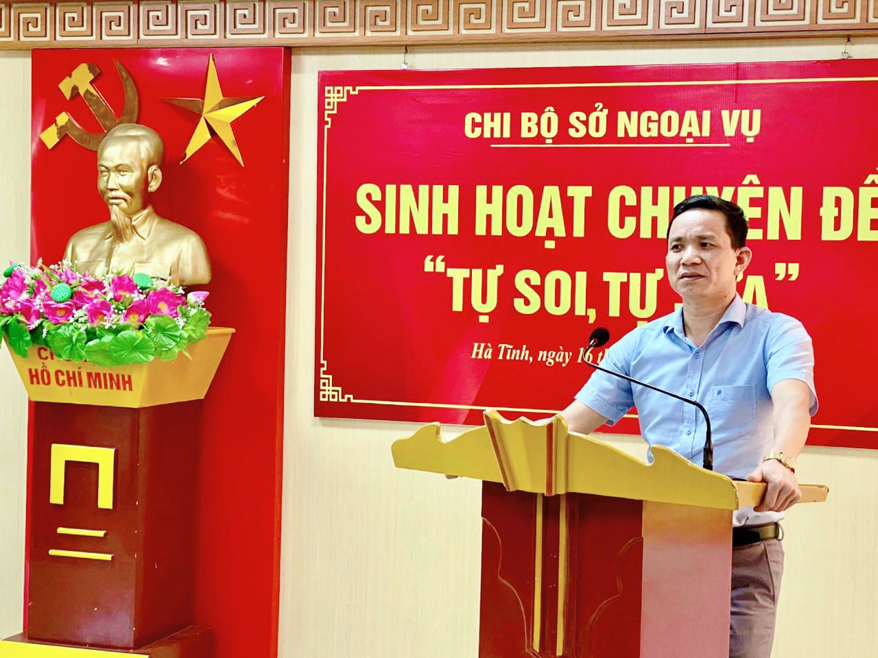 Chi bộ Sở Ngoại vụ quyết tâm “Tự soi, tự sửa” theo tấm gương đạo đức, phong cách Chủ tịch Hồ Chí Minh