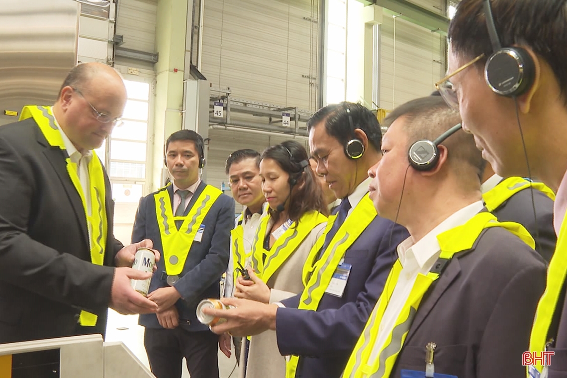 Đoàn công tác tỉnh Hà Tĩnh làm việc với các đối tác Nhà máy Bia Hà Nội - Nghệ Tĩnh tại Đức
