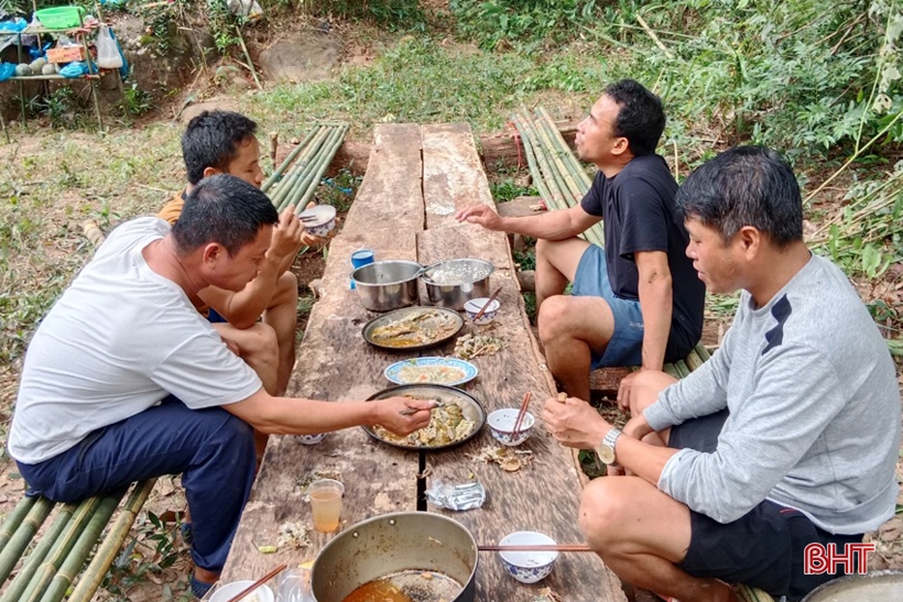 Đội Quy tập tìm thấy 5 hài cốt liệt sĩ Việt Nam hy sinh tại Lào