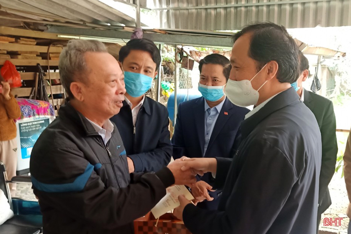 Lãnh đạo tỉnh Bôlykhămxay chúc tết Đảng bộ, Nhân dân Hà Tĩnh