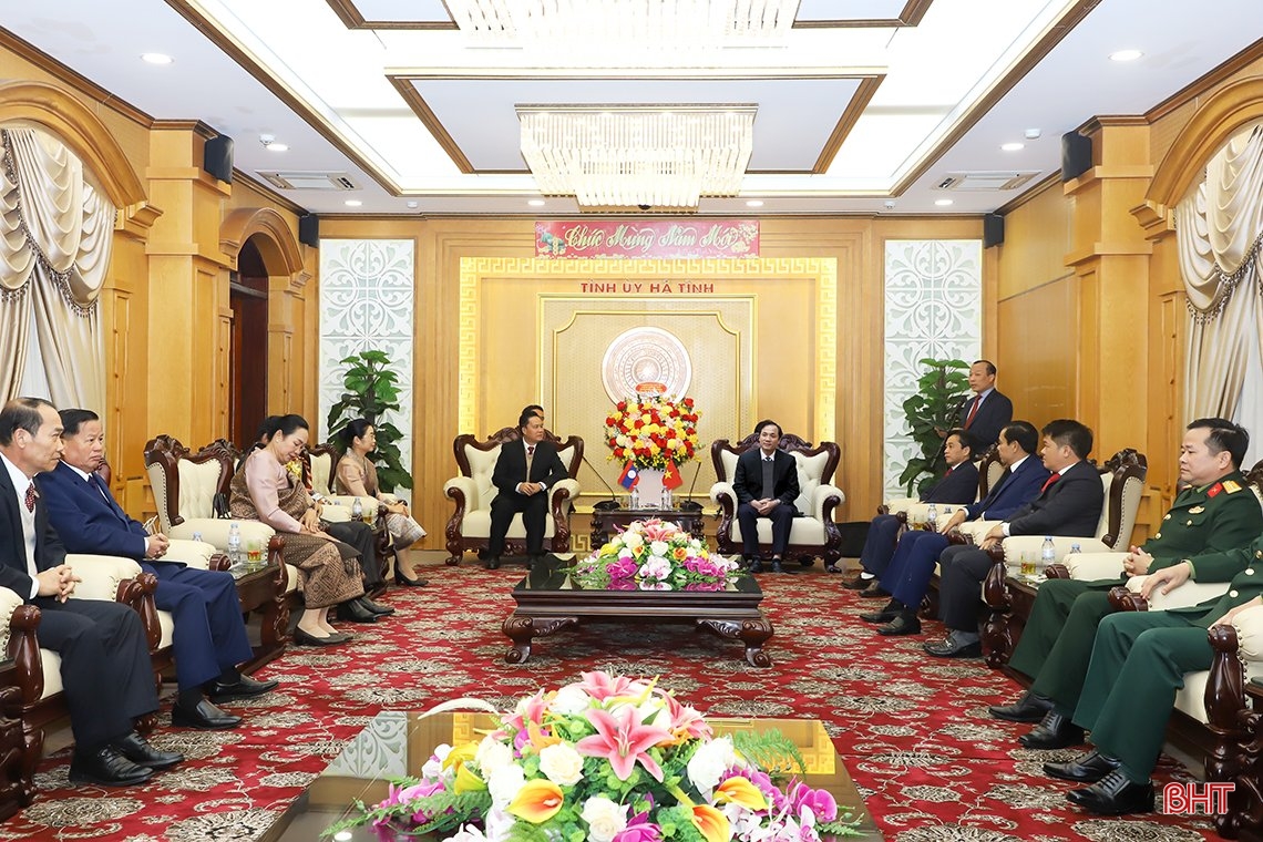 Lãnh đạo tỉnh Bolikhămxay chúc tết Đảng bộ, chính quyền, Nhân dân Hà Tĩnh
