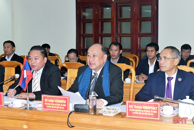 Đoàn đại biểu Quốc hội Lào và Hà Tĩnh trao đổi kinh nghiệm xây dựng, thực hiện chính sách