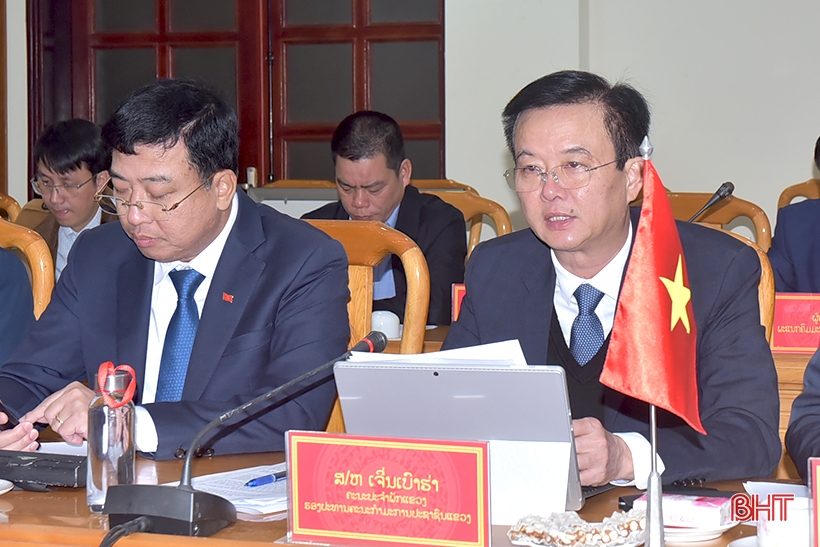 Đoàn đại biểu Quốc hội Lào và Hà Tĩnh trao đổi kinh nghiệm xây dựng, thực hiện chính sách