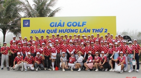 Giải Golf Xuân quê hương ủng hộ 300 triệu đồng xây dựng...
