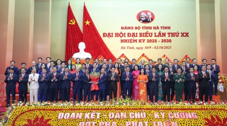 Toàn cảnh phiên chính thức Đại hội đại biểu Đảng bộ Hà...