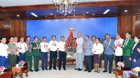 Lãnh đạo Hà Tĩnh chúc tết cổ truyền Bunpimay Thủ đô Viêng...
