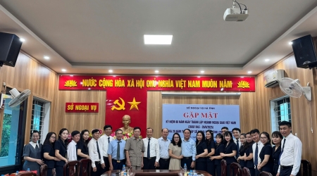 TỌA ĐÀM KỶ NIỆM 80 NĂM THÀNH LẬP NGÀNH NGOẠI GIAO VIỆT...